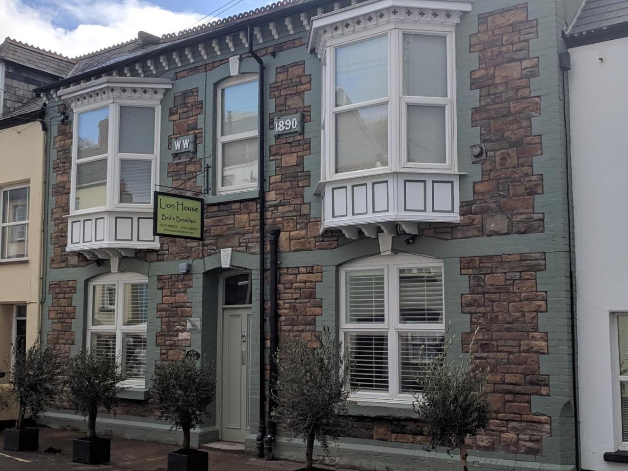 Lion House Bed & Breakfast With Restaurant كومب مارتن المظهر الخارجي الصورة